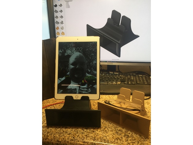 3D Amplified Tablet & Phone Desk Stand model