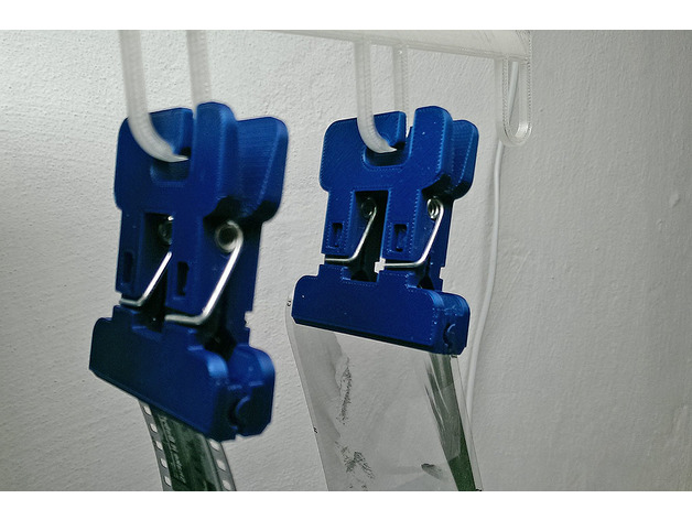 3D Traditional Film Hanger Clip model
