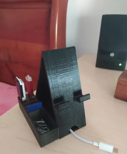 Phone stand with acessories entrance
