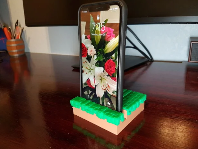 'Grass Block' Phone & Tablet Stand [Minecraft]
