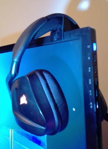 Corsair Headset Screen Hook