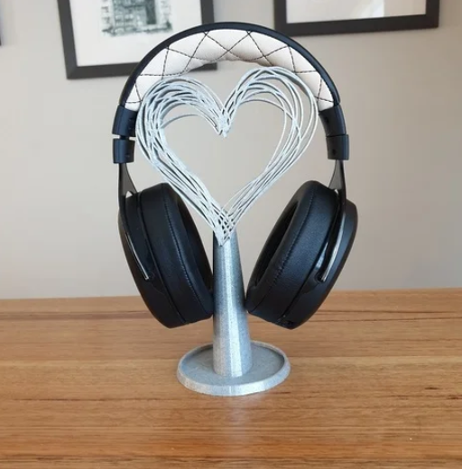 Hearts headphones stand