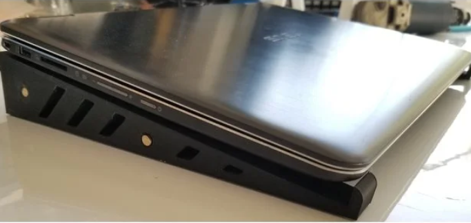 Laptop stand