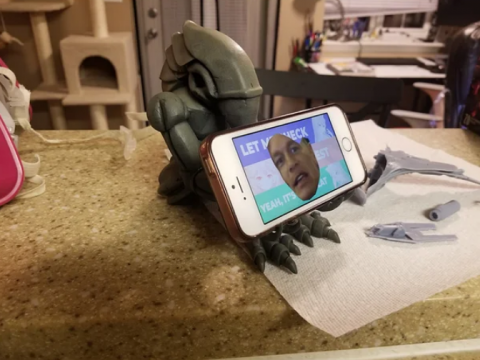 Chozo Statue Smartphone Stand (sliced for large scale)