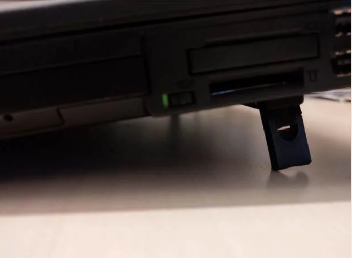 Thinkpad (Laptop) leg / stand