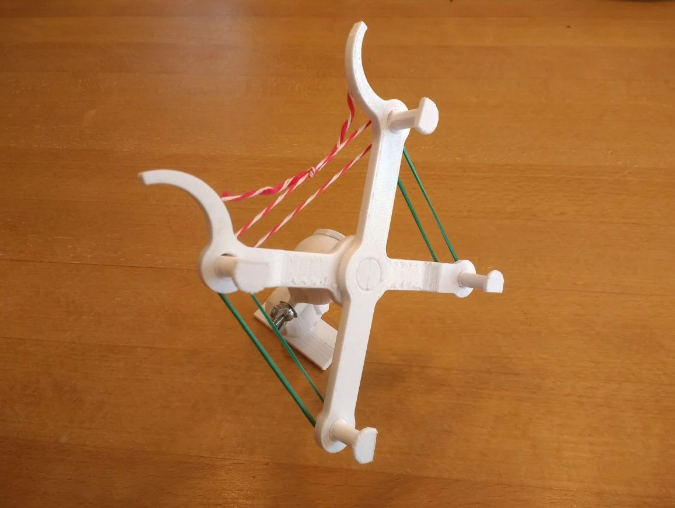 Adaptive phone mount