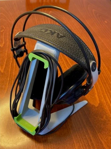 Headphone wire holder