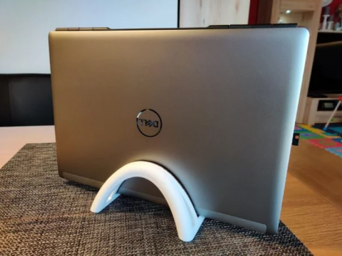 Laptop vertical stand