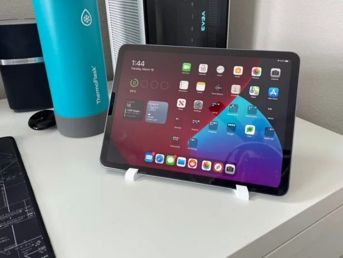 iPad Stands (Air4 and mini 4)