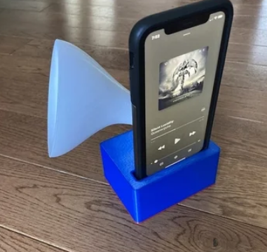 Speaker horn for use with your mobile phone