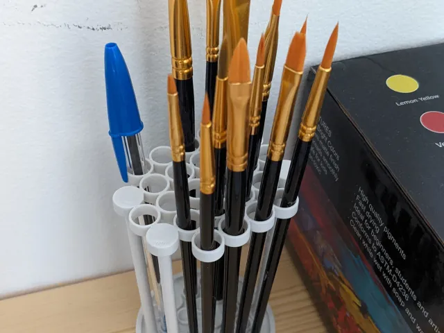 Minimal Material Paint brush, Pen, Pencil holder 