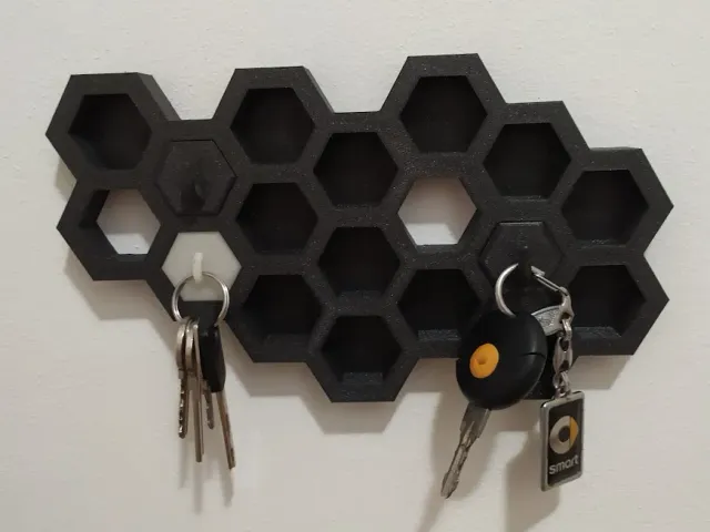Honeycomb wall key holder 