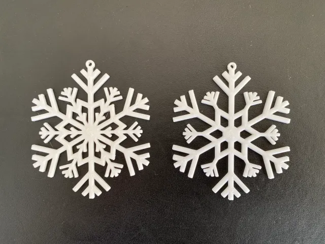 80mm Snowflakes with bigger hanging loop 
