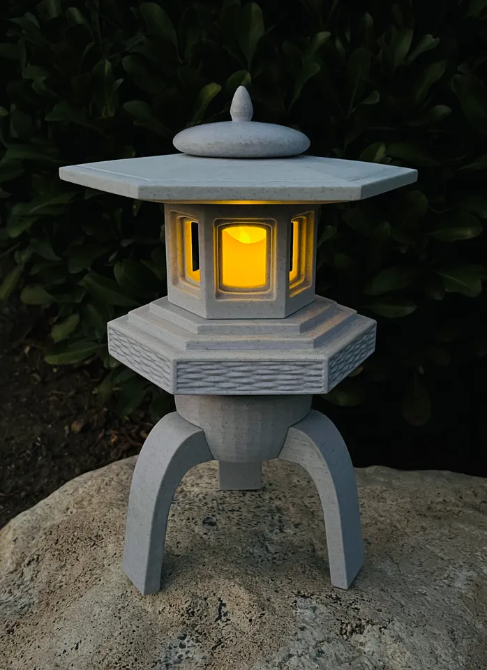 Traditional Garden Lantern 3d model