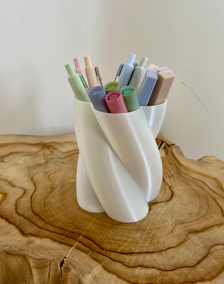 twisted marshmallow pen holder cup 3d model