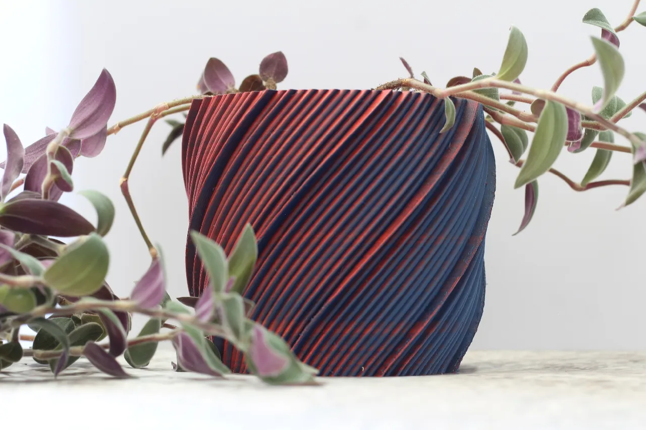 Swirl Planter 3d model
